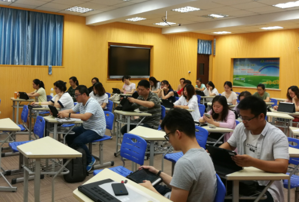 深化分类聘用和分类点评有用激起教师队伍立异才能与生机